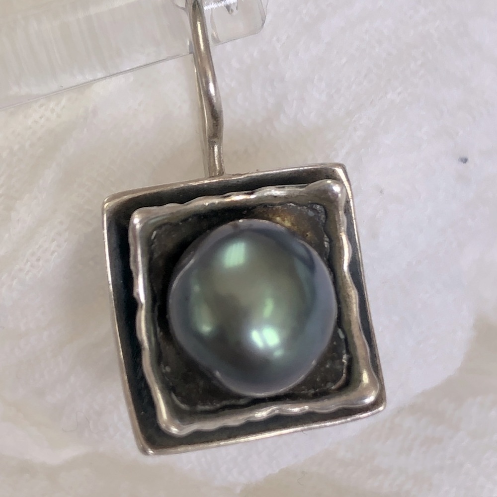 Silpada Sterling Silver Hammered Square Black Pearl Earrings Retired